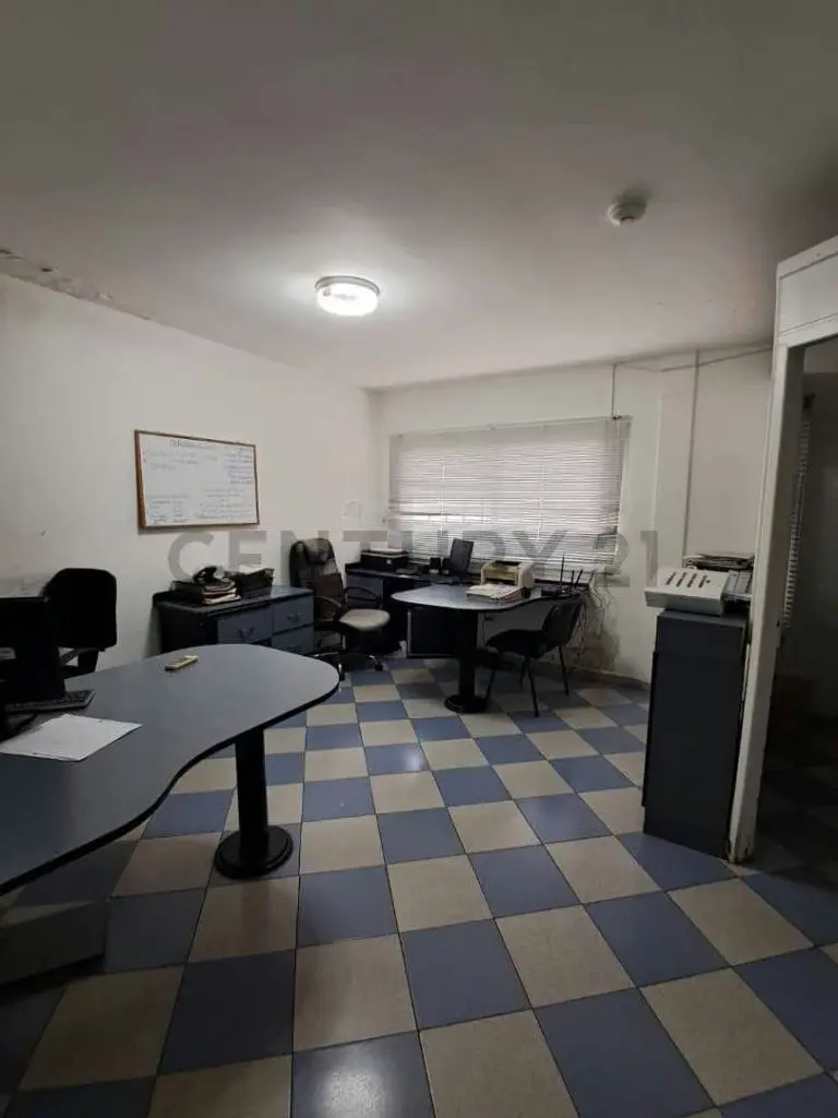 Casa con oficinas en calle apure de Anaco - 6