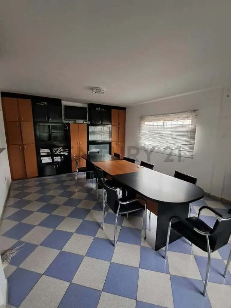 Casa con oficinas en calle apure de Anaco - 8