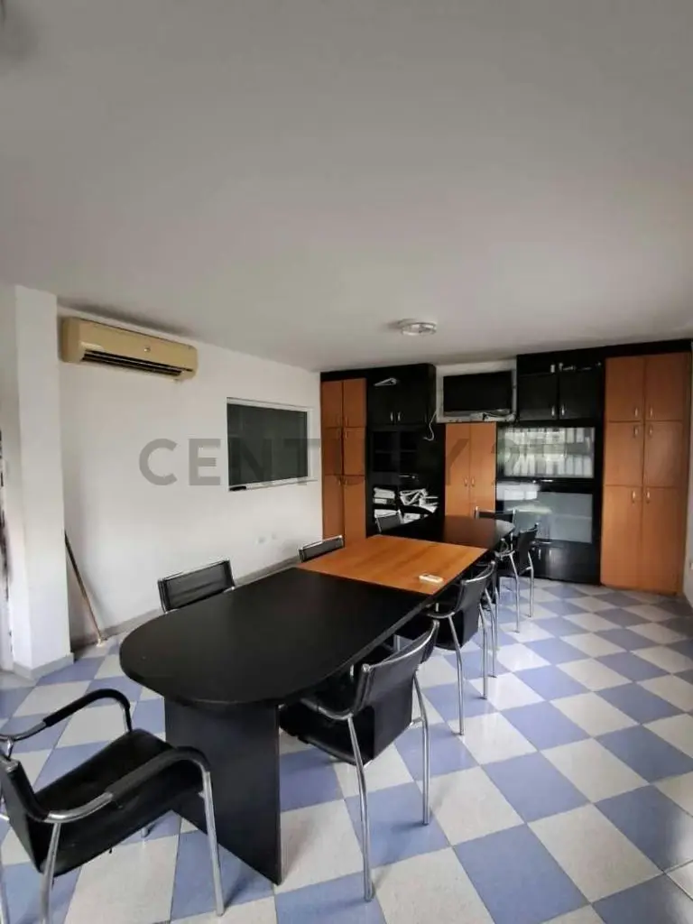 Casa con oficinas en calle apure de Anaco - 9