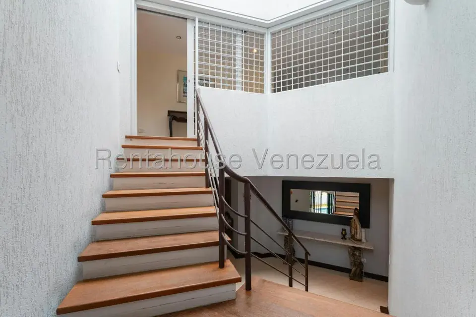 Casa (Multipes Niveles) en Venta en La Lagunita Country Club, Distrito Metropolitano - 18