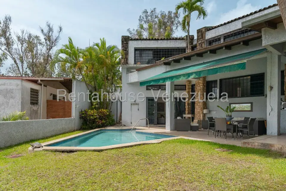 Casa (Multipes Niveles) en Venta en La Lagunita Country Club, Distrito Metropolitano - 2