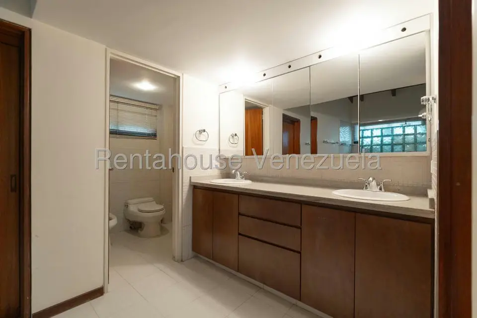 Casa (Multipes Niveles) en Venta en La Lagunita Country Club, Distrito Metropolitano - 24