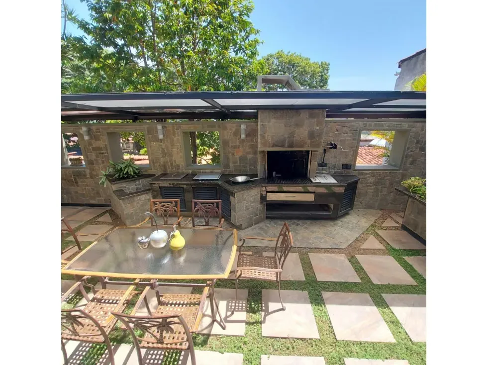 Venta de casa en Alto Prado - 440m² - 4h+s/5b/2pe - 2
