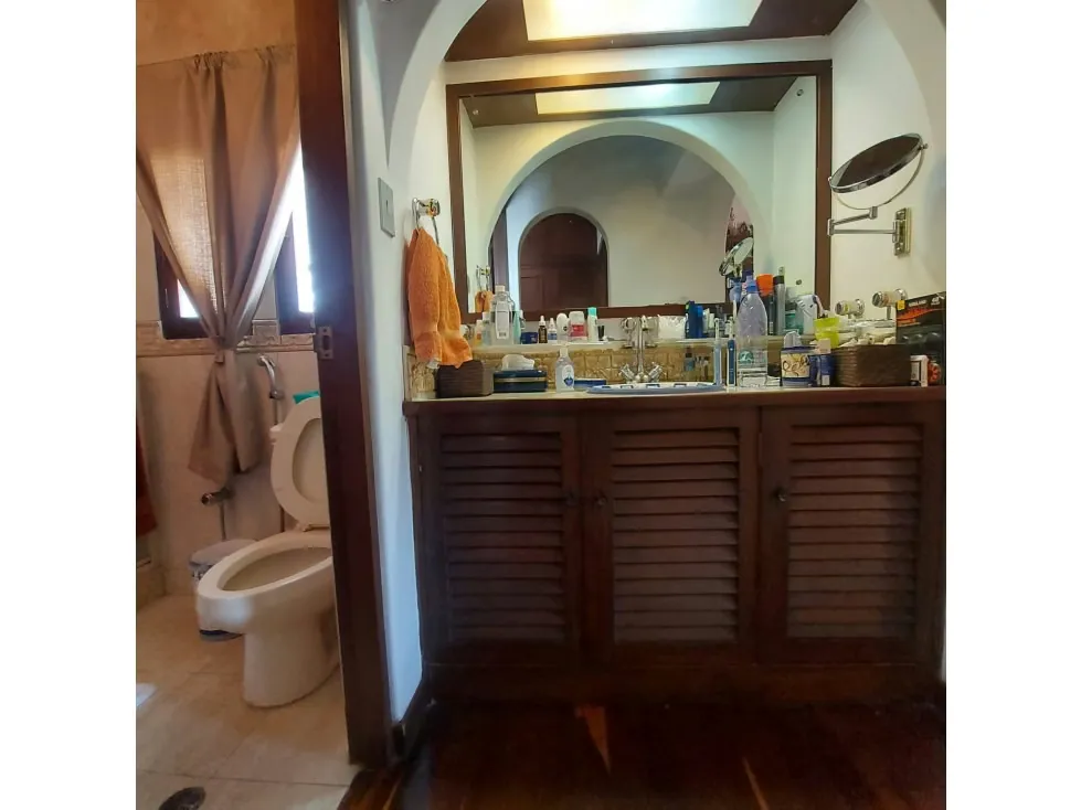 Venta de casa en Alto Prado - 440m² - 4h+s/5b/2pe - 11