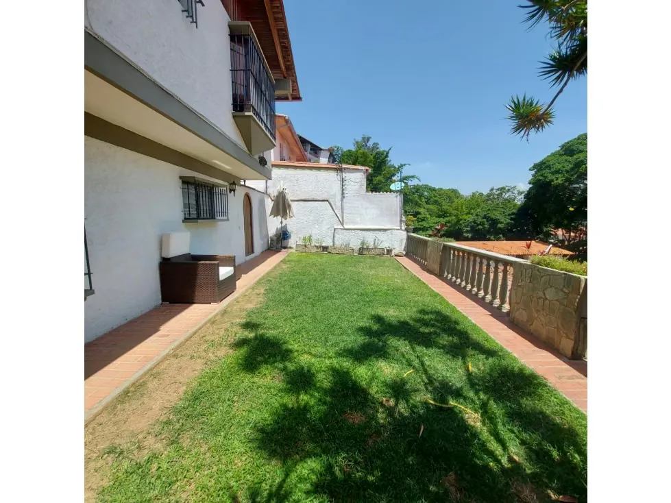 Venta de casa en Alto Prado - 440m² - 4h+s/5b/2pe - 3