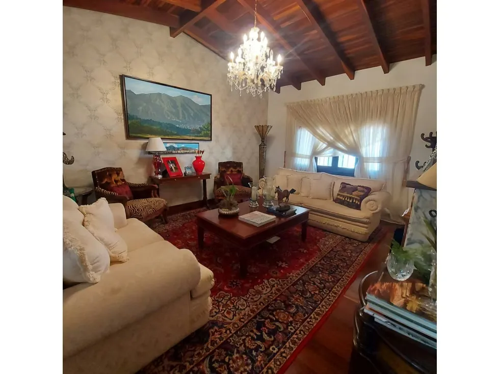 Venta de casa en Alto Prado - 440m² - 4h+s/5b/2pe - 4