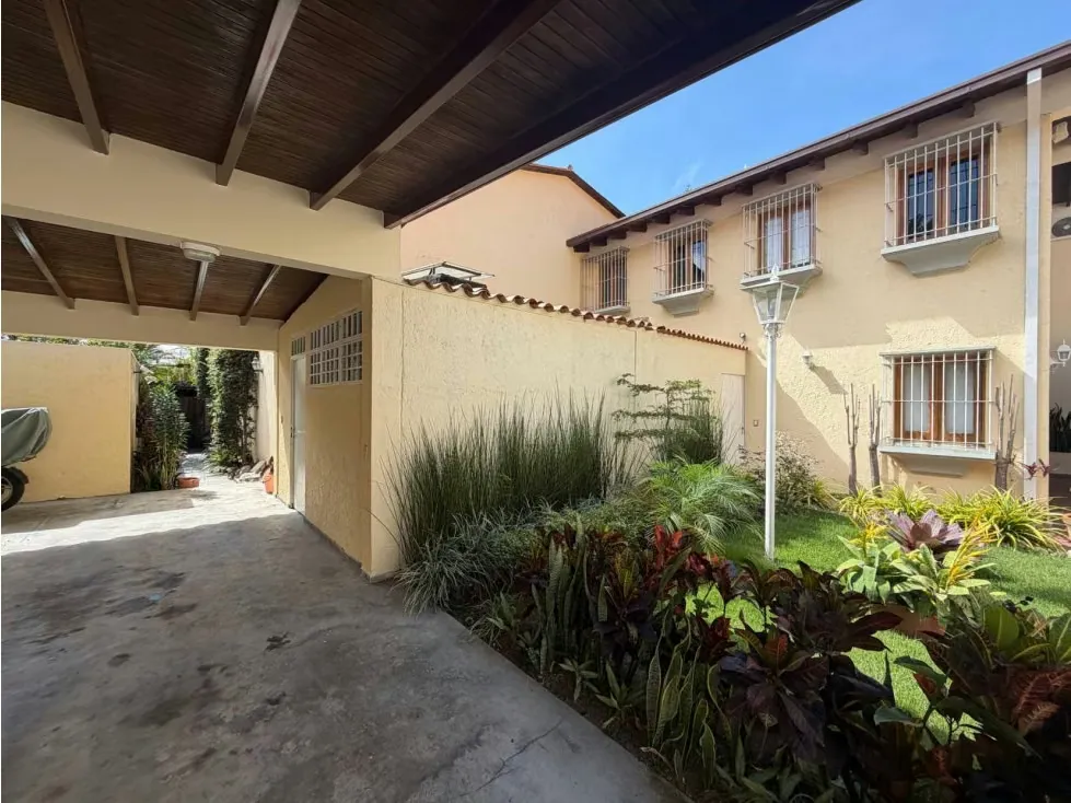 Casa en Venta con Jardin en Villas Parque Oripoto - 3