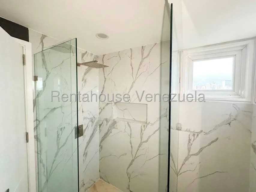 Apartamento (1 Nivel) en Venta en El Rosal, Distrito Metropolitano - 36