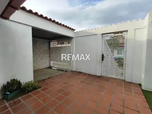 Venta de casa Colinas de Mata Linda - 2