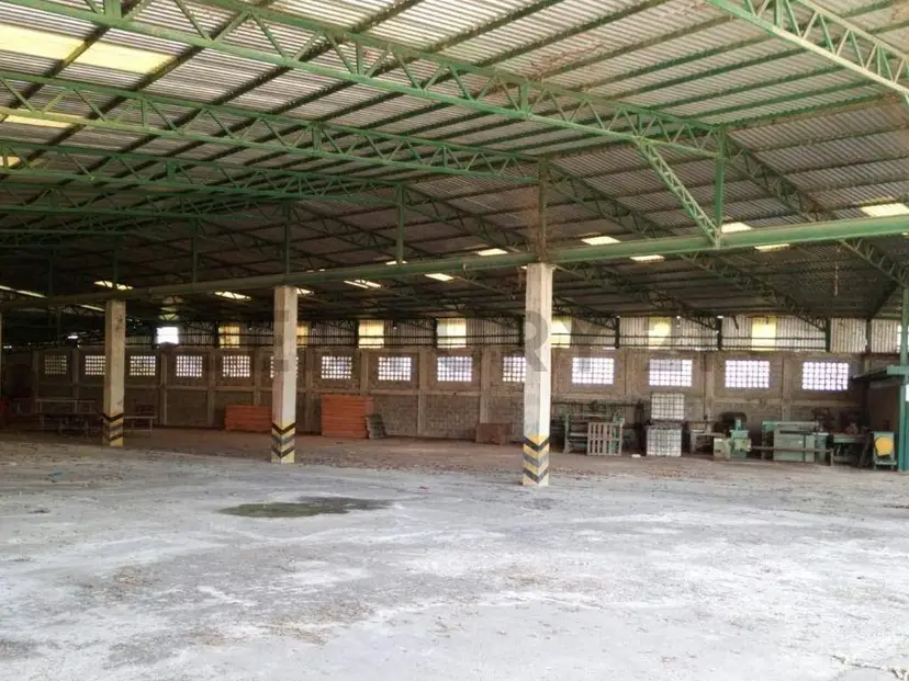 Venta de Galpon Industrial y Terreno en Mariche, Caracas