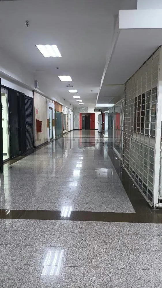 Alquiler de Local Comercial el Centro Comercial Plazas Las Américas de 90 m2 - 12