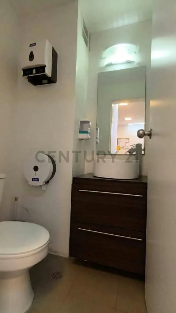 Alquiler de Local Comercial el Centro Comercial Plazas Las Américas de 90 m2 - 5