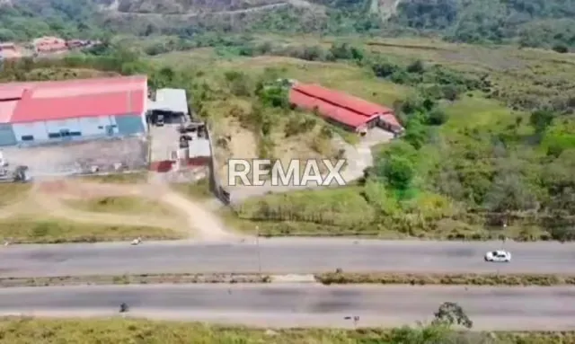 Terreno en la autopista la fría