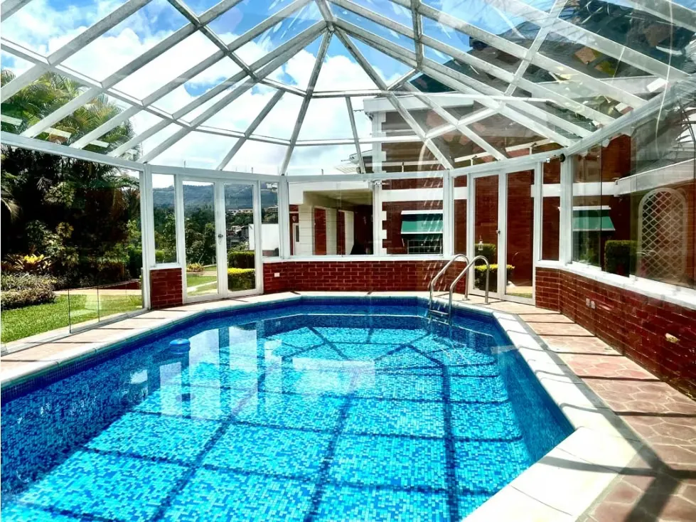 Casa con piscina en venta en Los Naranjos - 28