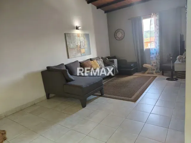 Comodo y Bello Apartamento en Alto Grande - 2