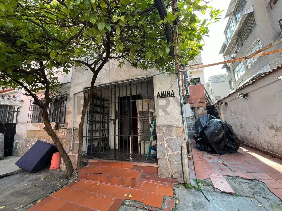 Casa en Bello Monte con gran potencial comercial - 11