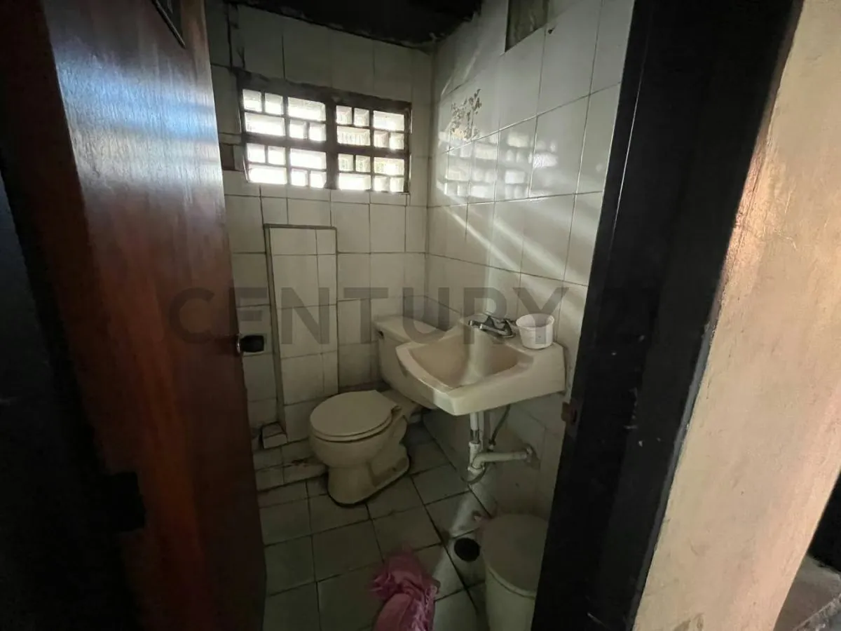 Casa en Bello Monte con gran potencial comercial - 8
