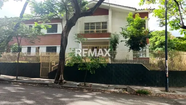 ALQUILER COMERCIAL AV VICTORIA 240MTS - 2