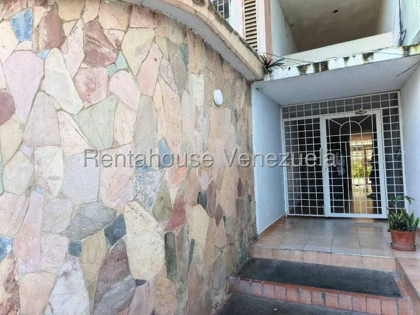 Apartamento (Multiples Niveles) en Venta en Las Guacamayas, Lara - 2