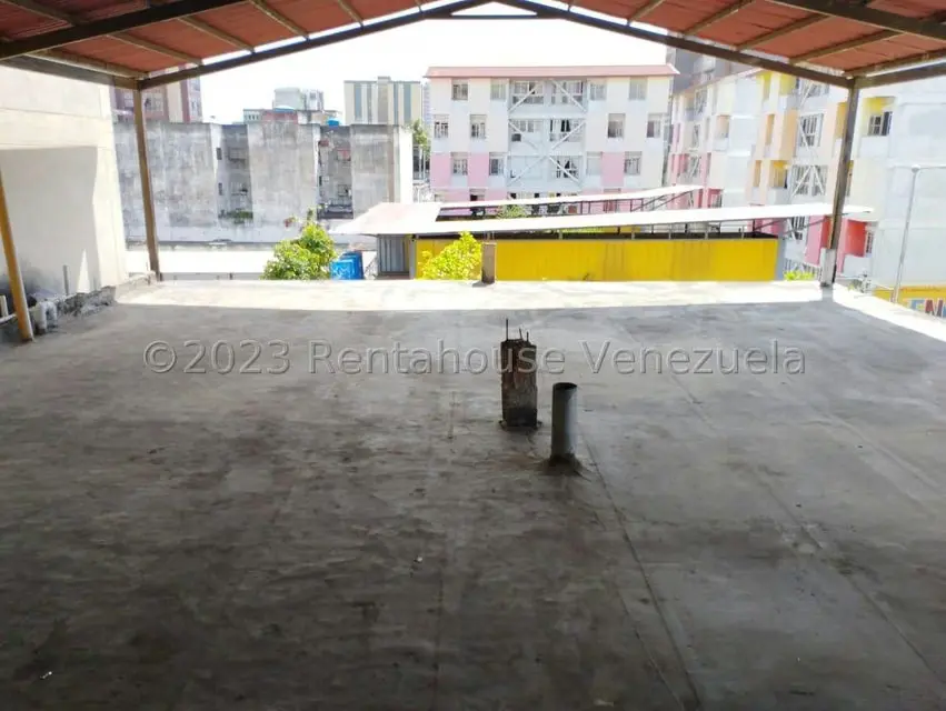 Comercial (Edificio) en Alquiler en Centro, Lara - 54