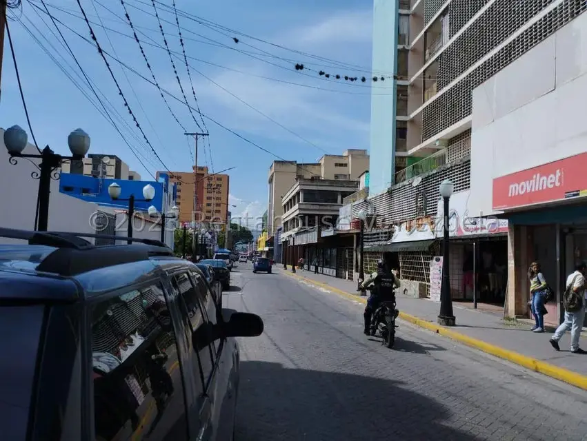 Comercial (Edificio) en Alquiler en Centro, Lara - 58