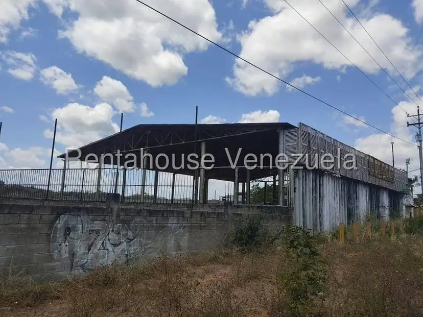 Terreno (Industrial) en Alquiler en La Raiza, Miranda