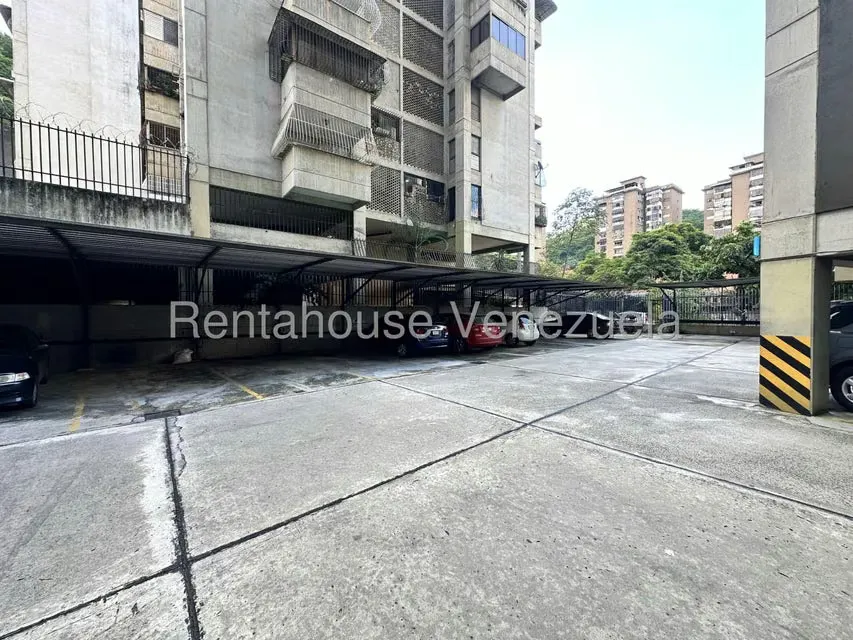 Apartamento (1 Nivel) en Venta en Santa Monica, Distrito Metropolitano - 2