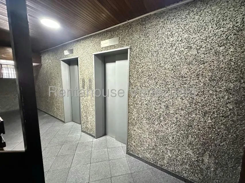 Apartamento (1 Nivel) en Venta en Santa Monica, Distrito Metropolitano - 3