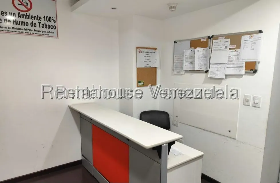 Oficina en Alquiler en Los Dos Caminos, Distrito Metropolitano - 3