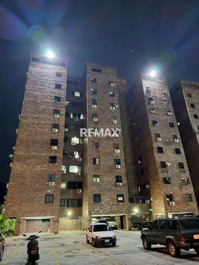 Apartamento semi amoblado en alquiler en trigal norte planta