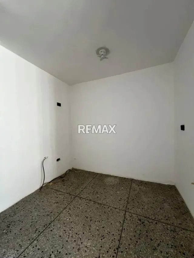 Apartamento en Venta Conjunto Residencial. La Florida Edif. Aragua - 5