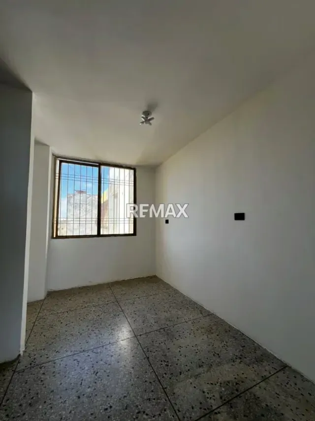 Apartamento en Venta Conjunto Residencial. La Florida Edif. Aragua - 7