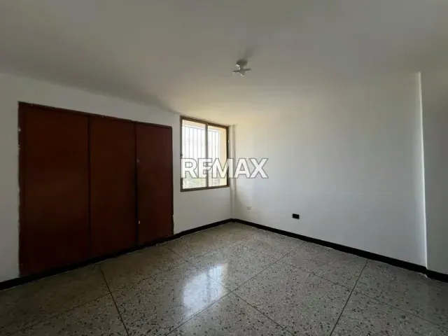 Apartamento en Venta Conjunto Residencial. La Florida Edif. Aragua - 10
