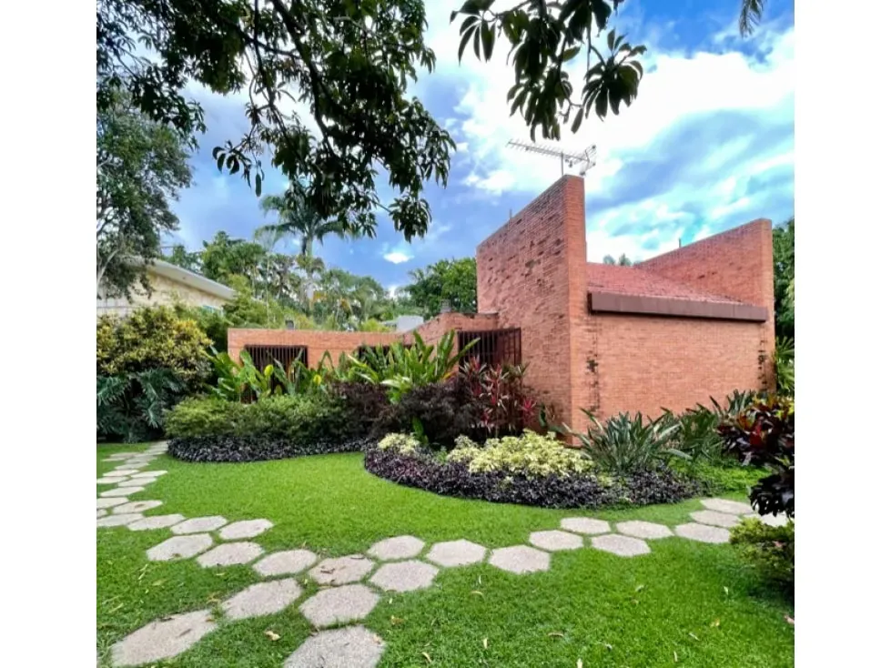 Vendo Bella Casa en Country Club - 3