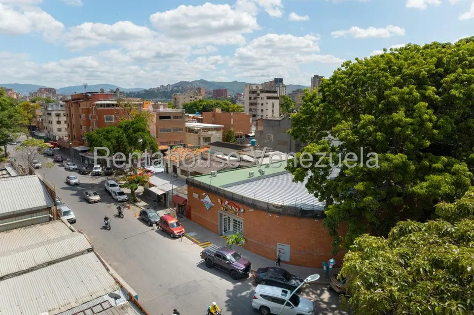 Local Comercial en Venta en Los Chaguaramos, Distrito Metropolitano - 4