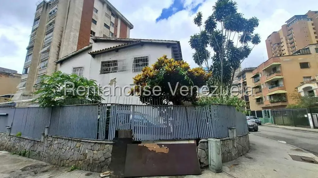 Casa (Duplex) en Venta en Bello Monte, Distrito Metropolitano - 2