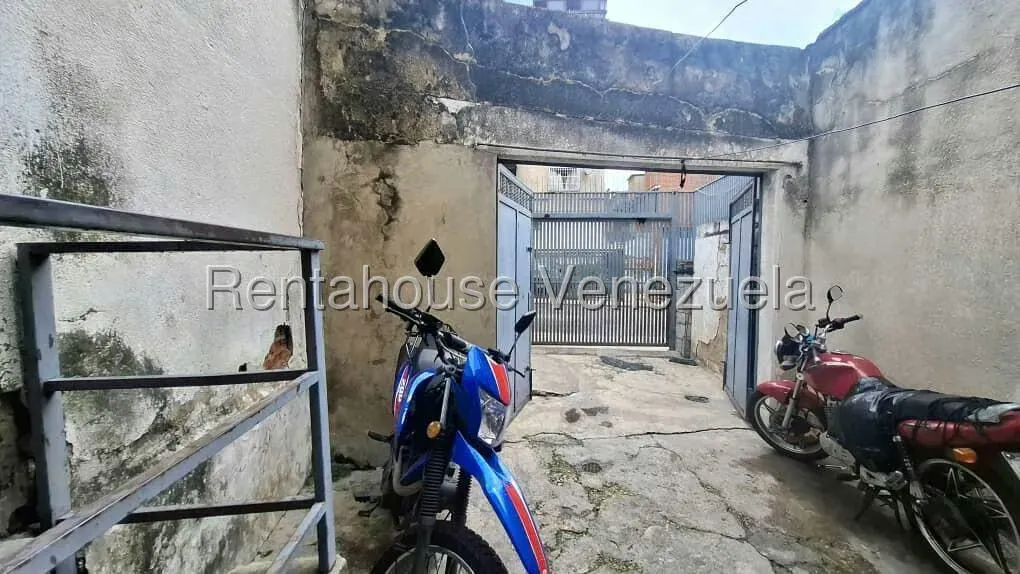 Casa (Duplex) en Venta en Bello Monte, Distrito Metropolitano - 21