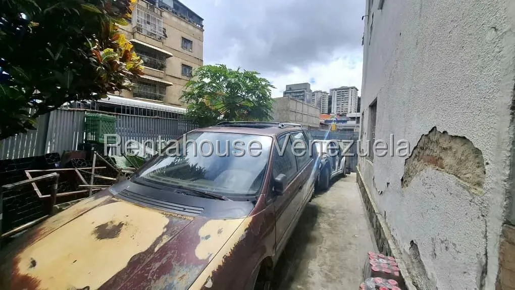Casa (Duplex) en Venta en Bello Monte, Distrito Metropolitano - 23