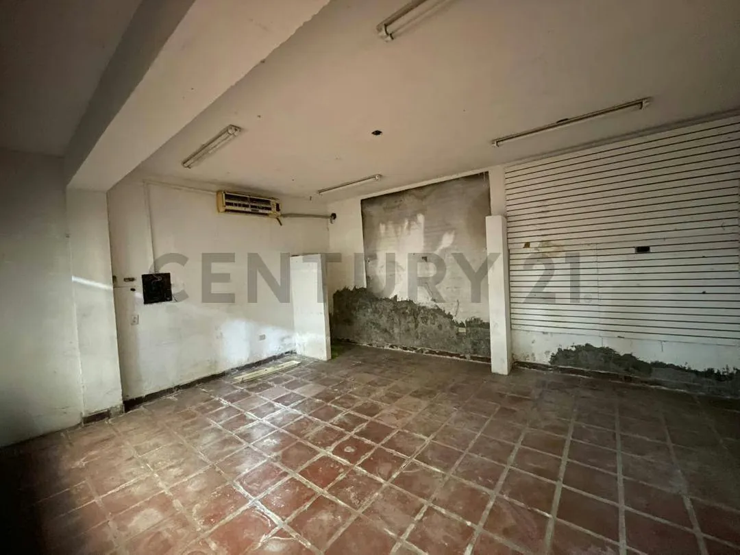 Century 21 ofrece en alquiler Local en el CC Paseo Colonial en Barcelona - 10