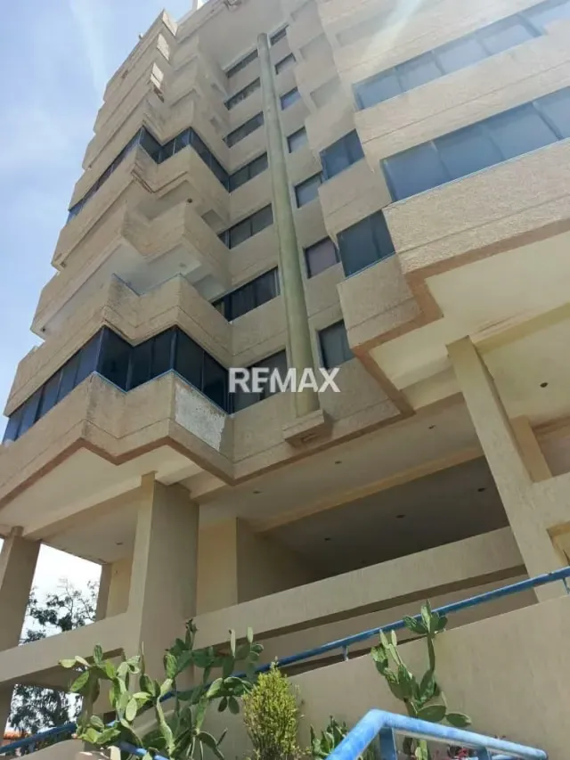EN VENTA APARTAMENTO CON VISTA AL MAR PORLAMAR - 3
