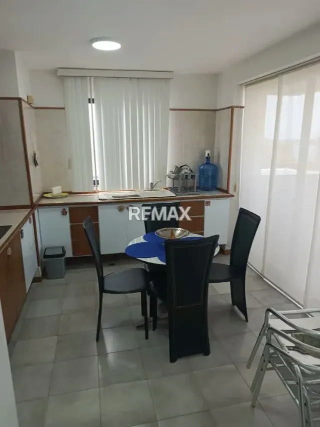 EN VENTA APARTAMENTO CON VISTA AL MAR PORLAMAR - 9