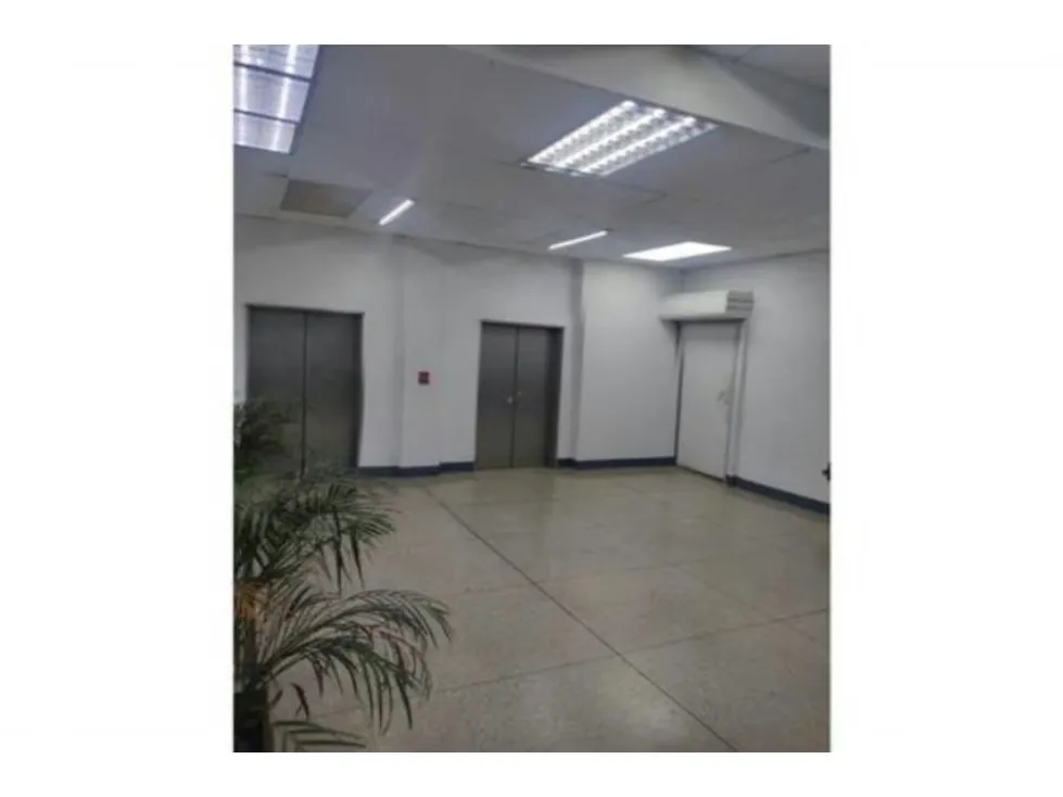 En Alquiler Local Comercial 130 mts2 Los Chaguaramos - 14