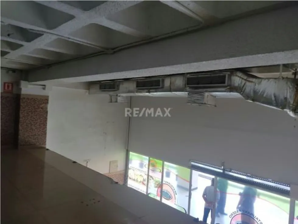 En Alquiler Local Comercial 130 mts2 Los Chaguaramos - 7