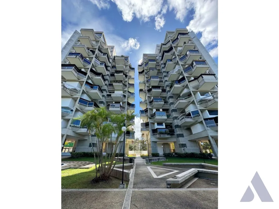 Vendo Ph triplex 508m2 Los Naranjos 7040