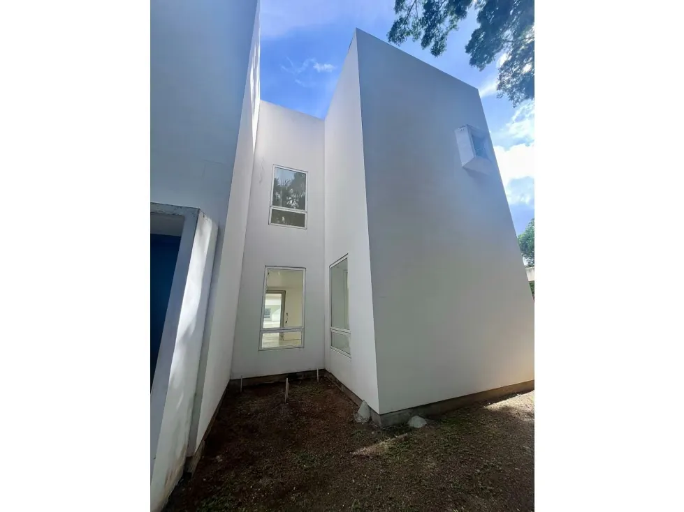 Vendo casa 3300m2 Country Club 1829