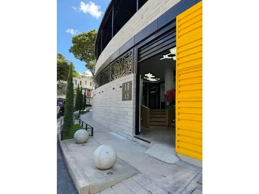 Alquilo oficina 420m2 San Román 3888