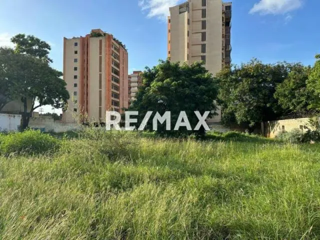 VENTA TERRENO EN AV 20 - 2