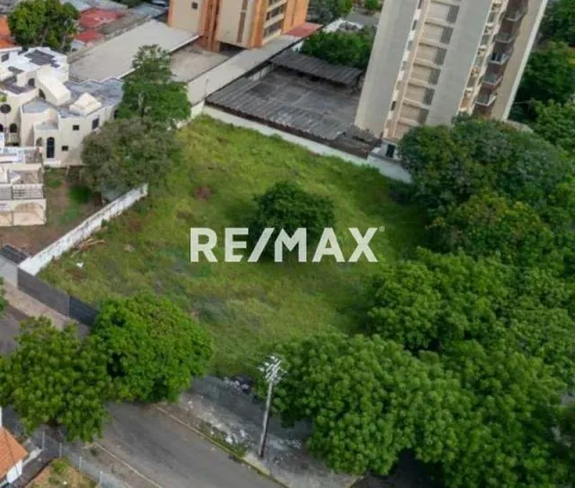VENTA TERRENO EN AV 20 - 3