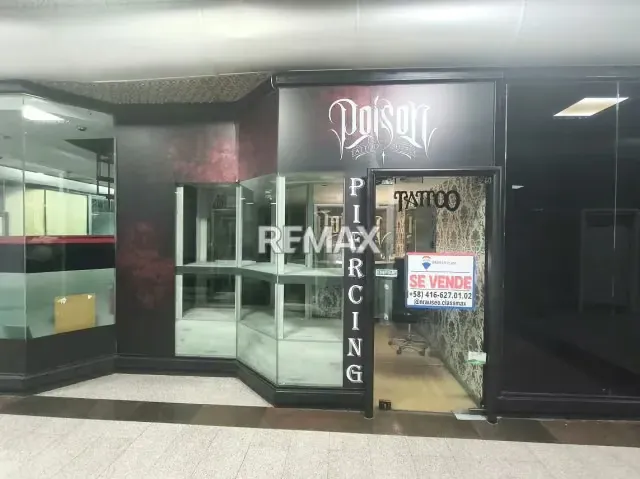 VENTA DE LOCAL COMERCIAL EN EL C.C PLAZA LAS AMERICAS, BARUTA.