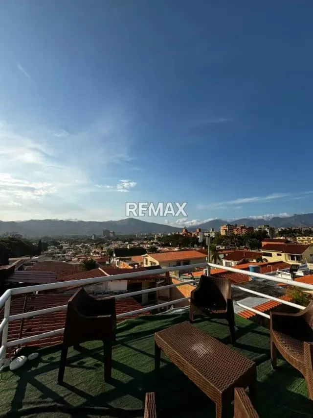 TU HOGAR IDEAL EN CALLE CERRADA! CASA EN VENTA EN URB. TRIGAL NORTE - 13